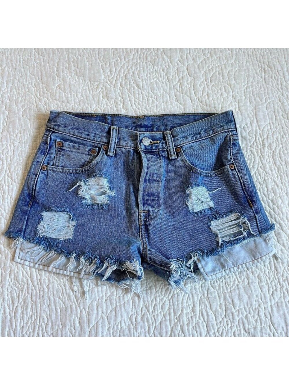 Levi’s 501 Womens Distressed Shorts Blue Denim Short Light Wash Size 28x30